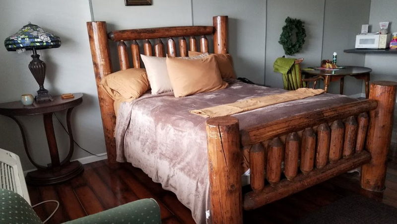 Colony Motel (Pearl Beach Bar & Motel) - From Web Listing (newer photo)